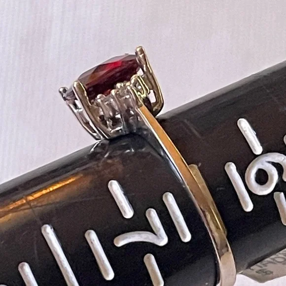 10K white gold 1.75 CTW Garnet & Diamonds ring BNWT - Picture 7 of 9
